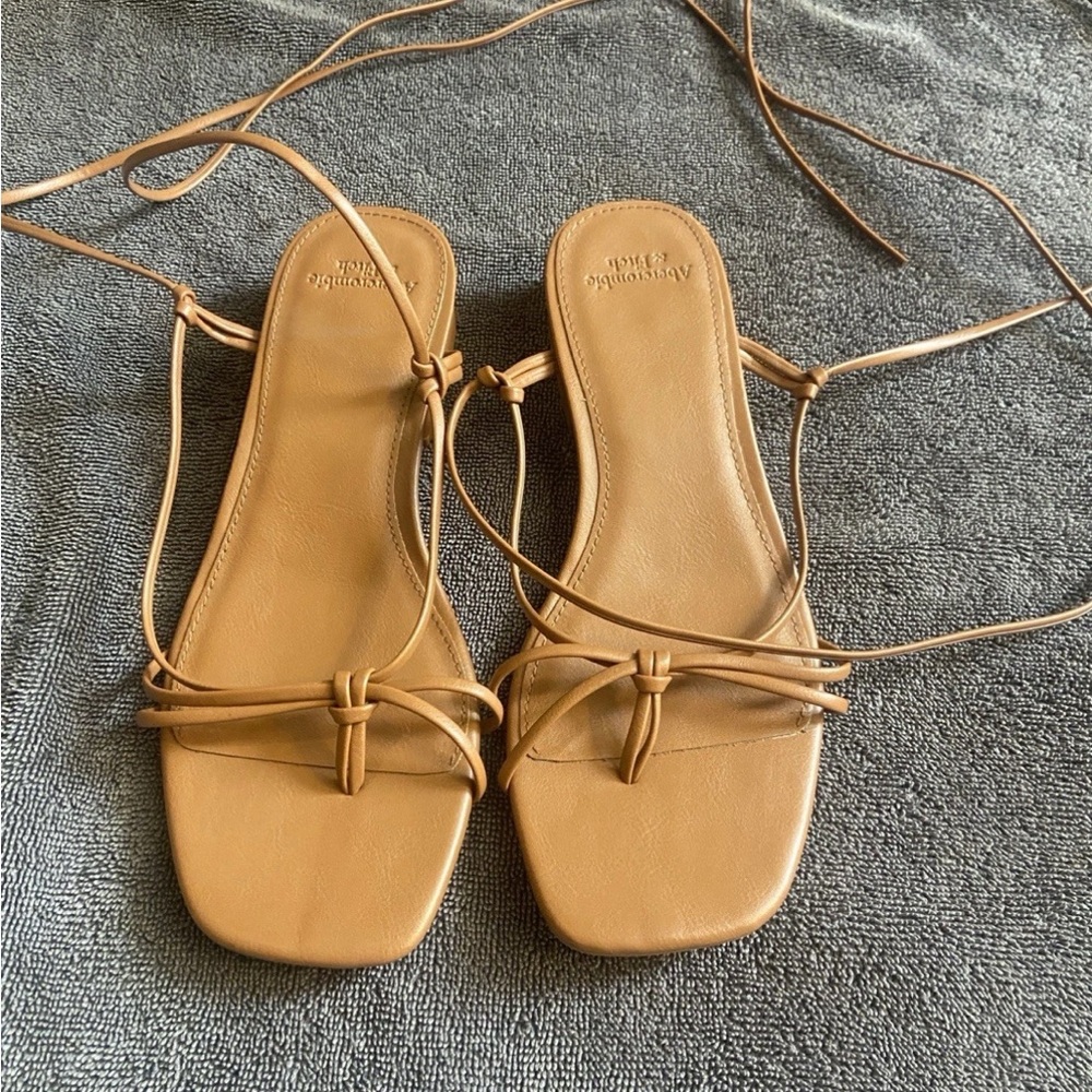 Abercrombie & Fitch Tan Lace-Up Square-Toe Sandals